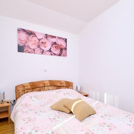 Apartments Vanda Mali Lošinj Esterno foto