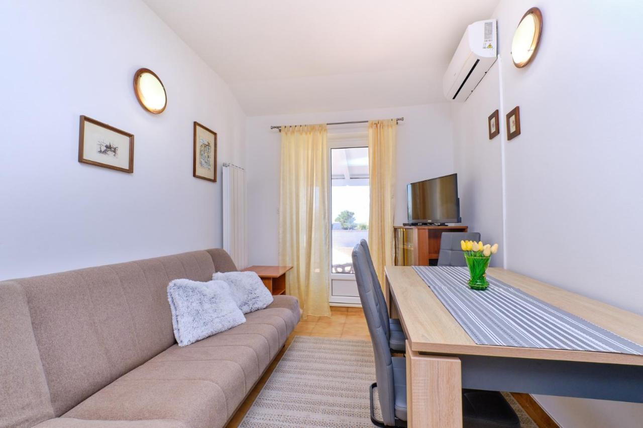 Apartments Vanda Mali Lošinj Esterno foto